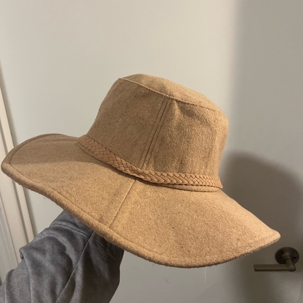 BNWT Women’s ASN Hat